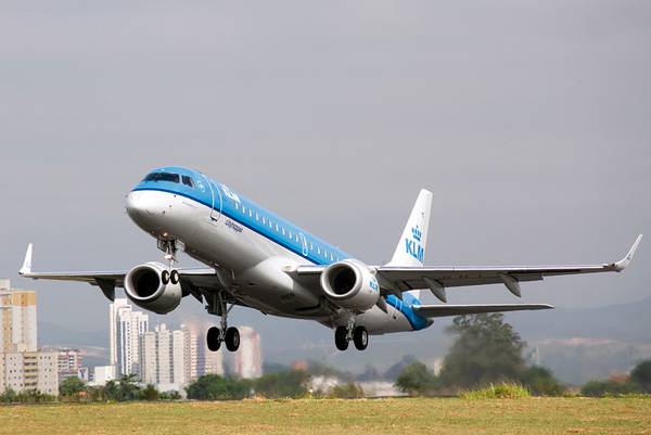 Лайнер Airbus A-330 авиакомпании  KLM 