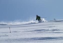 <p>Лыжный сезон начинается с декабря (Иногда с Ноября) и заканчивается в марте. Температура в городе Бишкек может быть плюсовой, а в горах опускаться до -25°С.

Наши инструктора это опытные квалифицированные  горнолыжные гиды, оттачивающие свое мастерство на хели-ски и фри-райд программах, большинство из которых имеют опыт ски-альпинизма.</p> Фото 60135 Бишкек, Киргизия