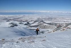 <p>Киргизия становится популярным горнолыжным районом. И сегодня уже ни у кого не возникает удивления, когда рассказываешь про катания на лыжах в Киргизских горах.

http://asiamountains.net/ru/tours/ru-skitouring-and-heli/</p> Фото 60154 Бишкек, Киргизия