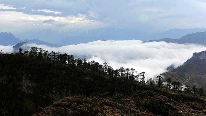 Китай - Siguniang горы в провинции Сычуань , в 220 километрах от Чэнду.http://www.tourismpanda.com