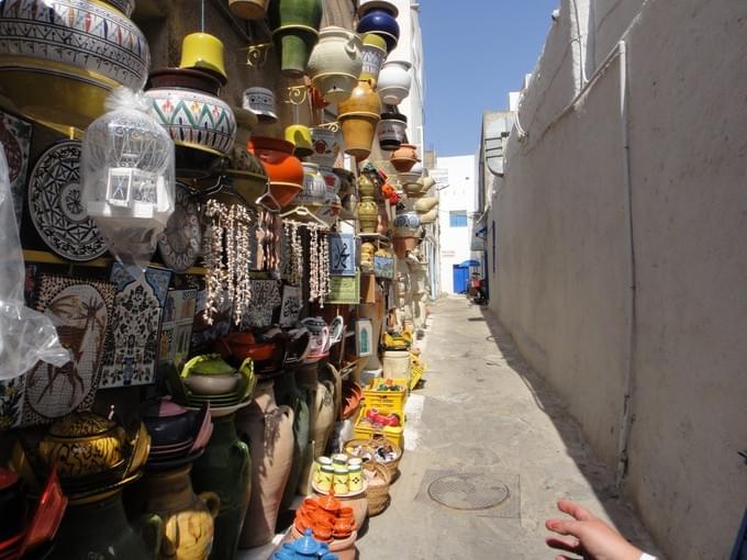 Тунис - Улицы Набеля просто завалены керамикой.
