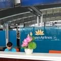 <html><body><p>Стойка регистрации Вьетнамских авиалиний в Ханое - свежие цветы и улыбчивые девушки-администраторы.</p></body></html>