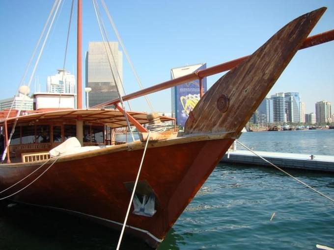 ОАЭ - старинная арабская лодка - доу