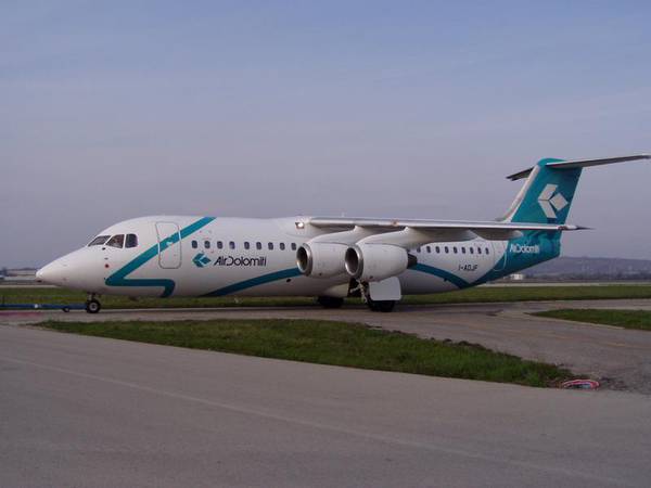 Лайнер Airbus A-320 авиакомпании  Air Dolomiti 