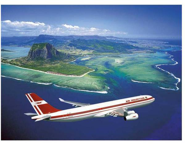 Лайнер Airbus A-330 авиакомпании  Air Mauritius 