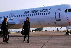 Стюардессы авиакомпании  Фото Montenegro Airlines 