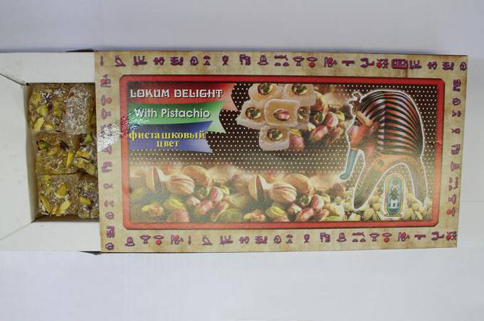 Сувениры из Хургады, Египет. Прекрасный сувенир из Египта - местные сладости, в частности - коробочка Лукума. Продаются в любых сувенирных лавках, в том числе и в аэропорту.