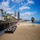 В Барселоне начали очистку пляжей для туристов