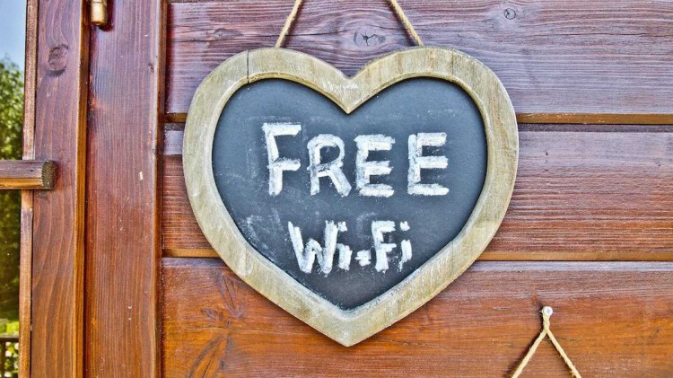 Пляжи Крыма покроют бесплатным Wi-Fi
