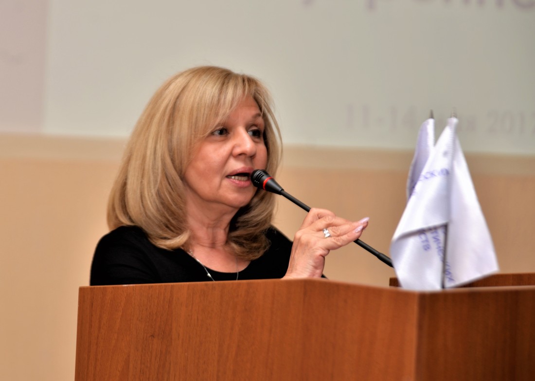 Наталья Осипова, исполнительный директор АТА, открывает 8-й Конгресс