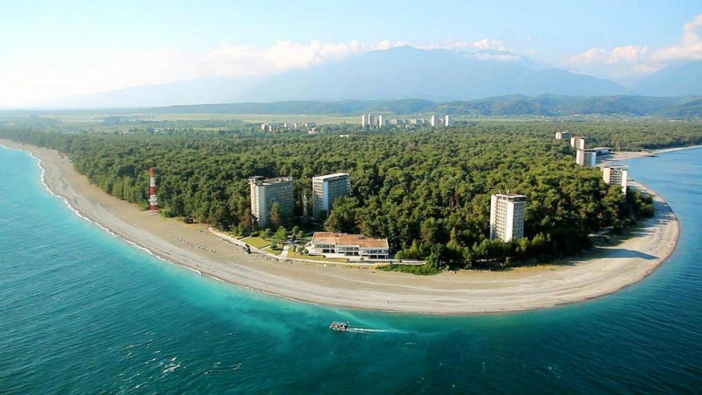 Туроператоры: гостиницы Абхазии массово снижают цены до 30%