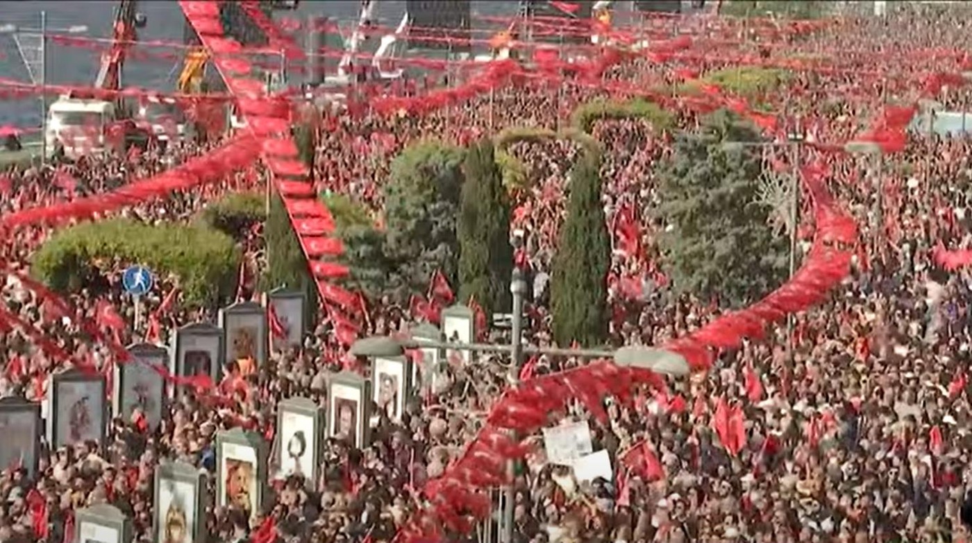 Российский турист в Турции был удивлен широкому празднованию турками Первомая