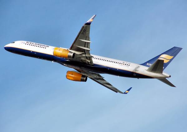 Лайнер Airbus A-321 авиакомпании  Icelandair 