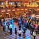 С лайнера Carnival Dream начали вывозить туристов