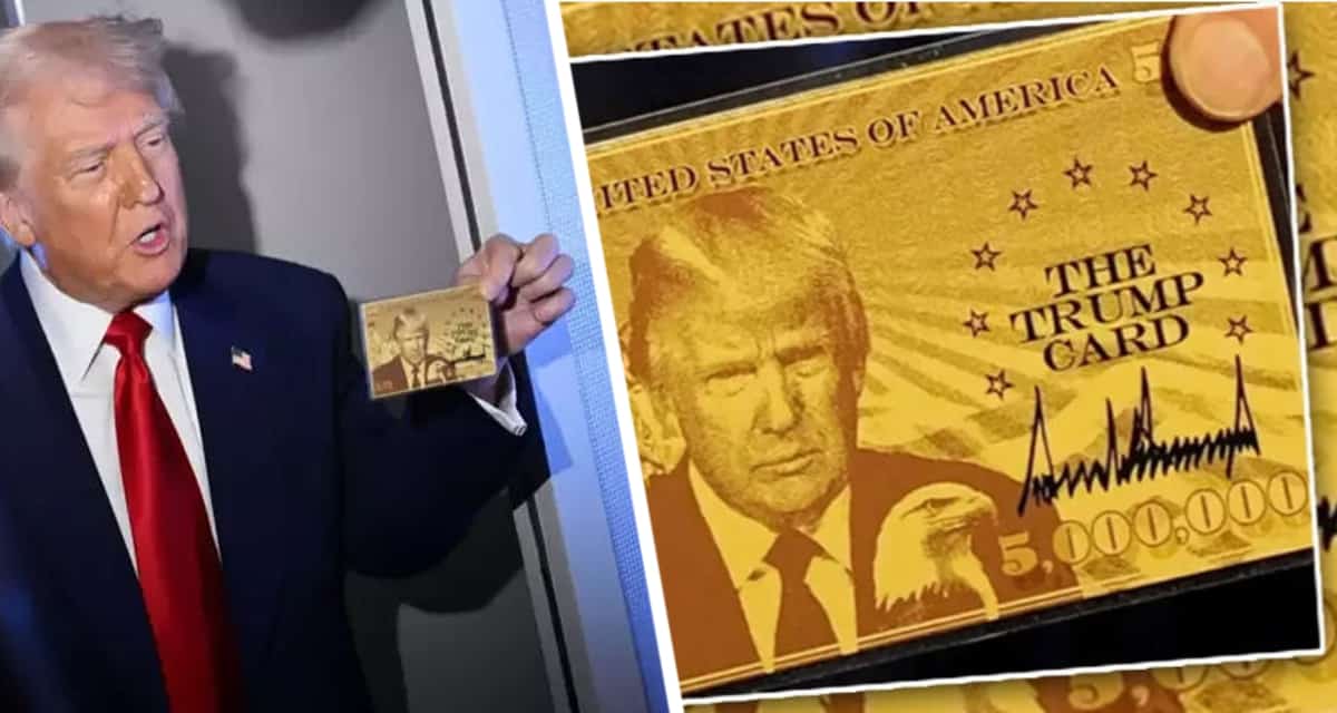 Президент США впервые продемонстрировал золотую карту Трампа