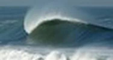 В Мексике цунами разрушило часть отелей Акапулько