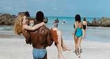 Женский секс-туризм расцвел на всех курортах