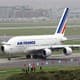 У всех самолетов-гигантов A380 ищут трещины в крыльях
