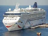 Лайнер Norwegian Dawn сел на мель, российских туристов на борту нет