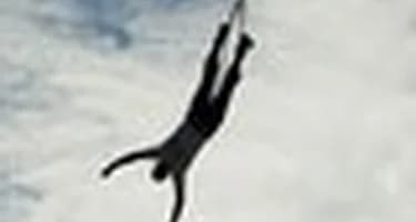 Туристка выжила после падения со 100-метровой высоты Туристка выжила после падения со 100-метровой высоты