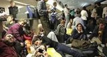 Туристы Пегаса «уютно» переночевали в аэропорту Шарм Эль Шейха Туристы Пегаса «уютно» переночевали в аэропорту Шарм Эль Шейха