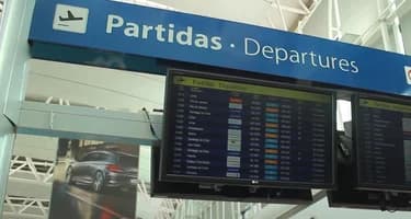 Началась массовая депортация российских туристов из популярной страны Началась массовая депортация российских туристов из популярной страны