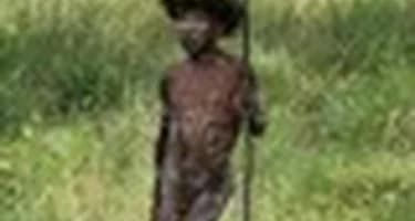 В Папуа Новая Гвинея подросток охотился на туристов В Папуа Новая Гвинея подросток охотился на туристов