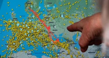 Самолет с туристами, летевший в Анталию, пролетел над закрытой Украиной Самолет с туристами, летевший в Анталию, пролетел над закрытой Украиной