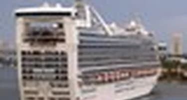 Круизный лайнер «Caribbean Princess» экстренно возвращается домой в связи с поломкой двигателя Круизный лайнер «Caribbean Princess» экстренно возвращается домой в связи с поломкой двигателя