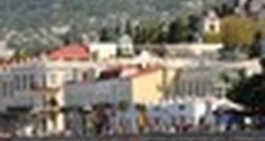 Крым в 2012 году посетило более 100 тыс. туристов Крым в 2012 году посетило более 100 тыс. туристов