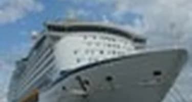 «Морской фасад» в Петербурге впервые принял круизный лайнер вместимостью 140 тыс. тонн  «Морской фасад» в Петербурге впервые принял круизный лайнер вместимостью 140 тыс. тонн