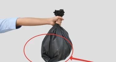 Туристам начали выдавать черные пластиковые пакеты по прибытию на популярный курорт Туристам начали выдавать черные пластиковые пакеты по прибытию на популярный курорт