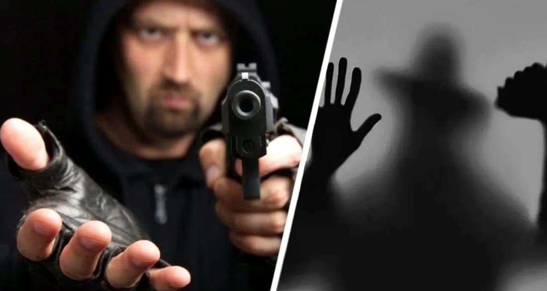 $12 тыс., 3 мобильника, 2 фотоаппарата, все кредитки: перепуганных российских туристов ограбили вооруженные бандиты $12 тыс., 3 мобильника, 2 фотоаппарата, все кредитки: перепуганных российских туристов ограбили вооруженные бандиты