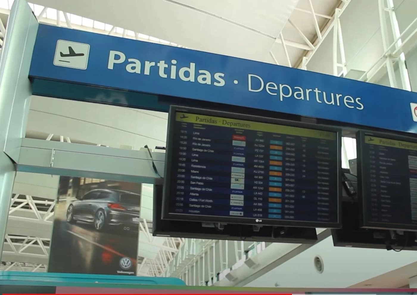 Началась массовая депортация российских туристов из популярной страны Началась массовая депортация российских туристов из популярной страны