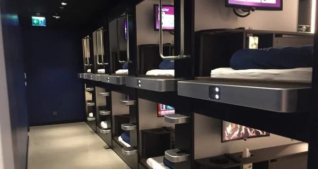 Аэропорт вводит спальные капсулы для туристов, которые хотят вздремнуть между рейсами Аэропорт вводит спальные капсулы для туристов, которые хотят вздремнуть между рейсами