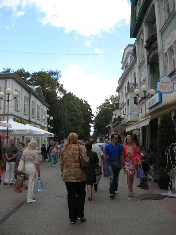 Латвия - А вот такая улица Йомас в середине августа