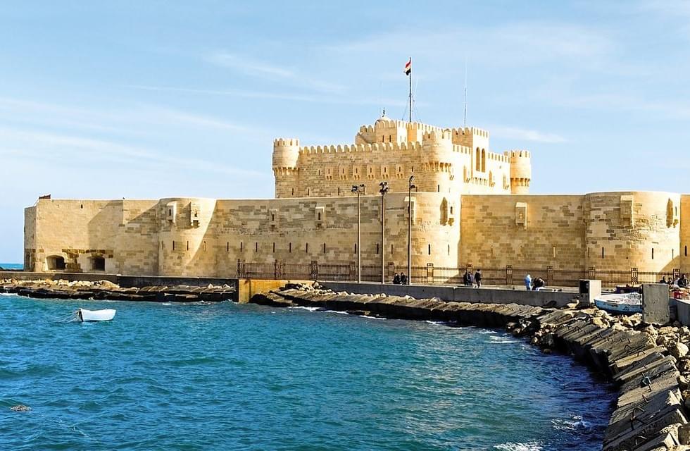 Средневековый форт в Александрии на фундаменте древнего маяка