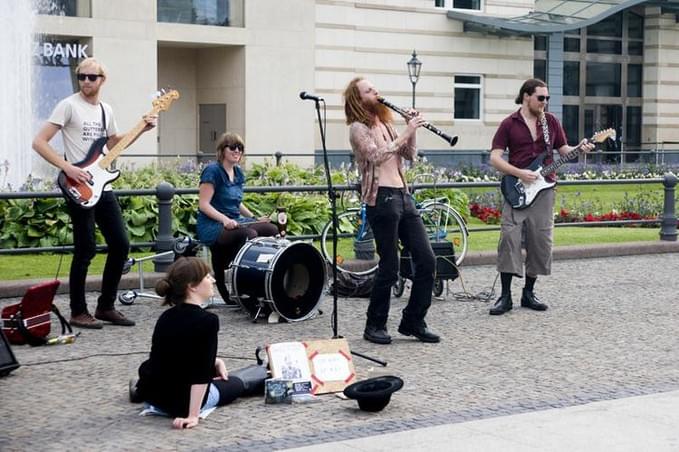 Германия - Уличные музыканты... Везде они почему-то играют Горана Бреговича, это самая популярная музыка на улицах Берлина.