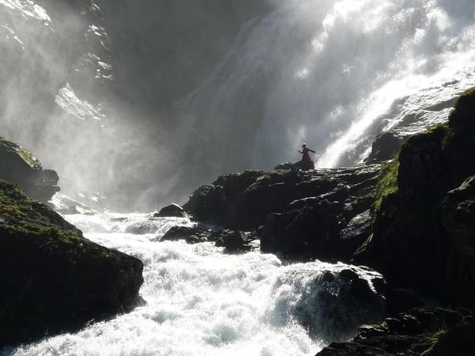 Норвегия - Музыкальный чудо-водопад Кьосфоссен и танцующая хюльдра - непередаваемые ощущения, не пропустите!