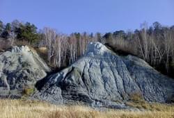 <p>Аникинские Голубые скалы. Выходы синих каолиновых глин.</p> Фото 80759 Томска, Россия