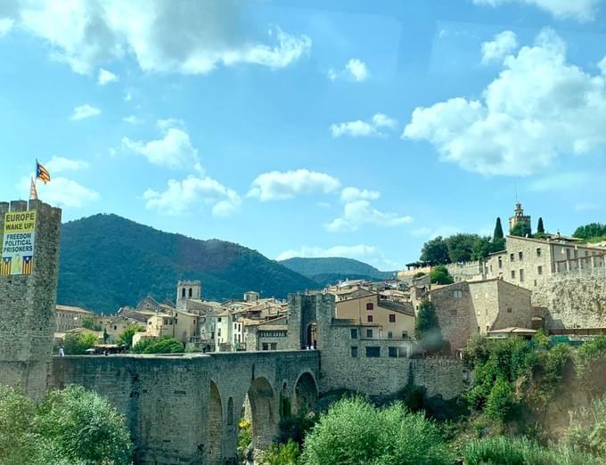 Испания - Бесалу (Besalú) – каталонский городок, сумевший сохранить средневековую красоту