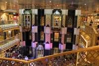 Греция - Главный холл на Costa Magica с прозрачными лифтами.