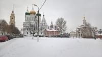 Россия - еще вид на территорию Коломенского кремля после входа через Пятницкие ворота