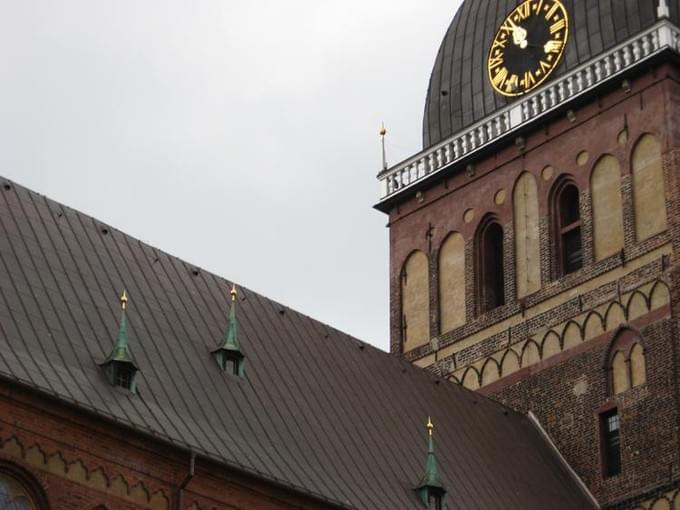 Латвия - Очень интересные микробашенки Домского собора