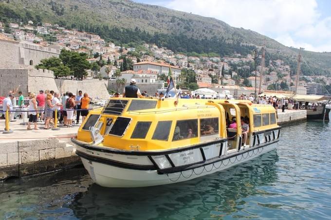 Греция - Выгрузка с Costa Magica в Дубровнике с помощью спасательных лодок.
