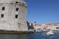 Хорватия, Дубровник фото: одна из башен крепостной...