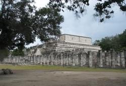 <p>Храм Воинов и колонада</p> Фото 31006 Канкуна, Мексика