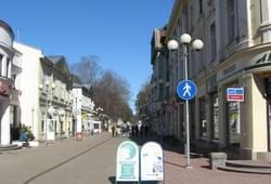 <p>Вот такая улица Йомас в середине апреля</p> Фото 37474 Юрмалы, Латвия