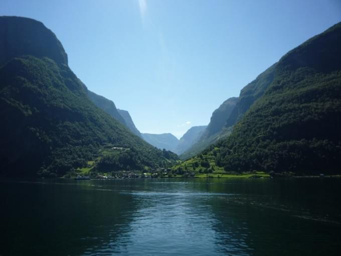 Норвегия - Неройфьорд - очень красив, охраняется ЮНЕСКО.