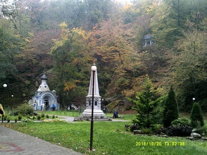 Россия - Целебный парк в Горячем Ключе, памятник минеральной воде
